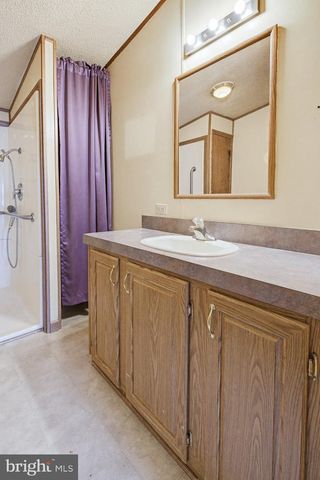 22 MADGE DR, Lancaster, PA 17603