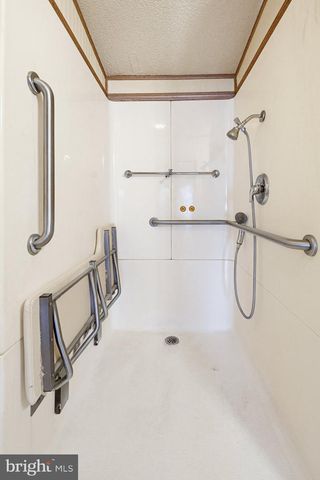 22 MADGE DR, Lancaster, PA 17603
