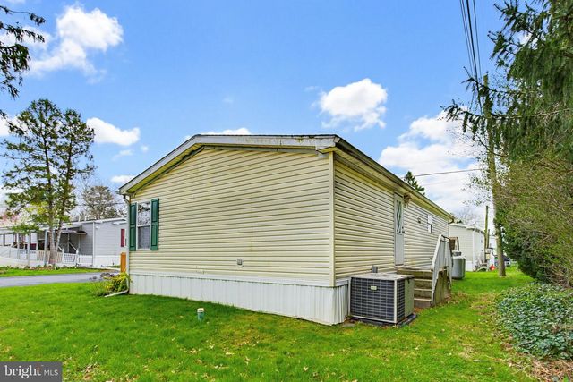 22 MADGE DR, Lancaster, PA 17603