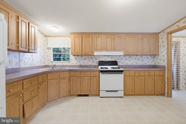 22 MADGE DR, Lancaster, PA 17603