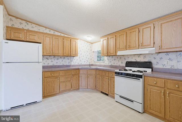 22 MADGE DR, Lancaster, PA 17603