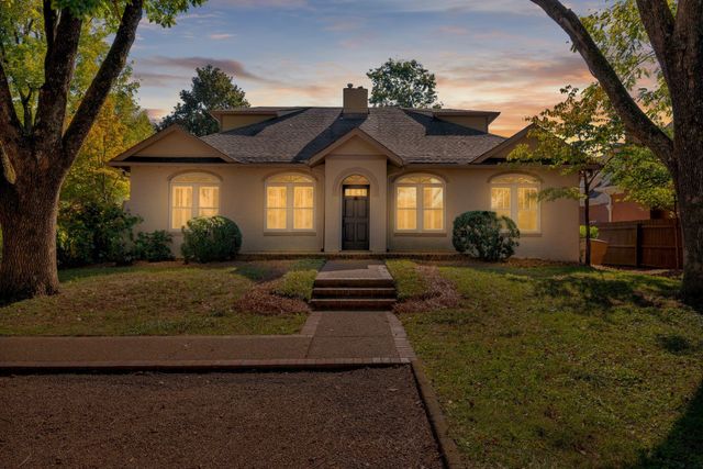 203A Woodmont Cir, Nashville, TN 37205