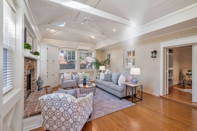 203A Woodmont Cir, Nashville, TN 37205