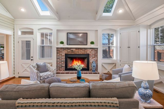 203A Woodmont Cir, Nashville, TN 37205