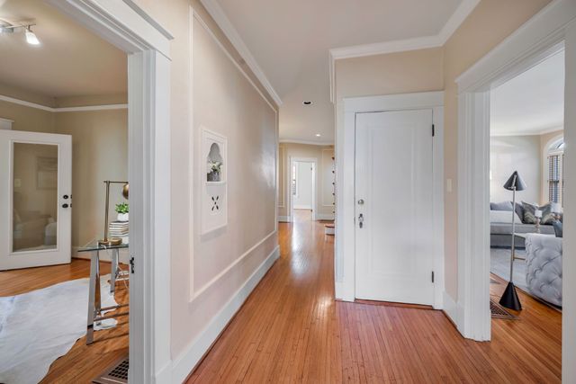 203A Woodmont Cir, Nashville, TN 37205