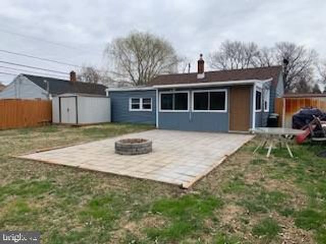 323 MARTIN DR, New Castle, DE 19720