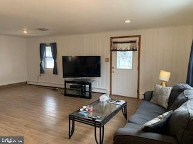 323 MARTIN DR, New Castle, DE 19720