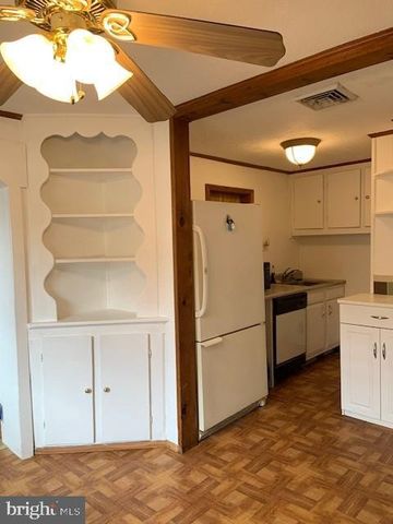 323 MARTIN DR, New Castle, DE 19720