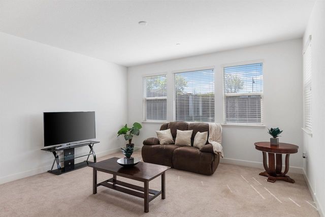 18338 Amador Dr, Lathrop, CA 95330