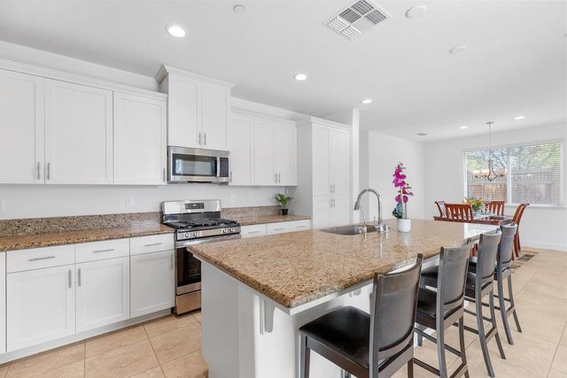 18338 Amador Dr, Lathrop, CA 95330