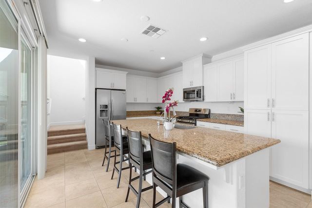 18338 Amador Dr, Lathrop, CA 95330