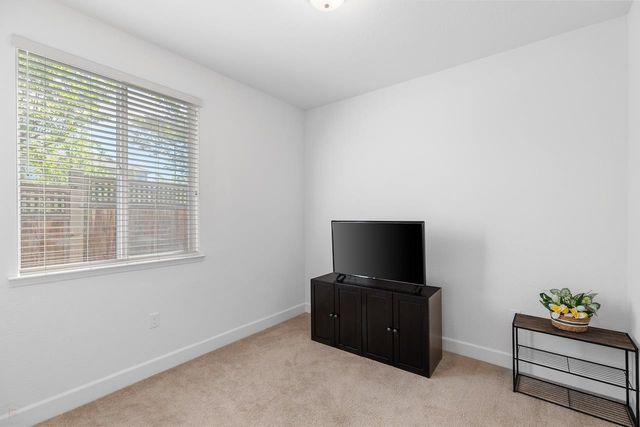 18338 Amador Dr, Lathrop, CA 95330