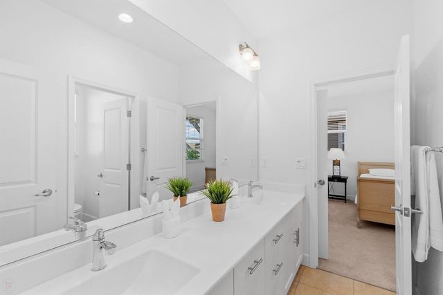 18338 Amador Dr, Lathrop, CA 95330