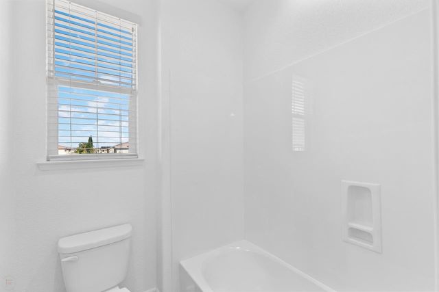 18338 Amador Dr, Lathrop, CA 95330