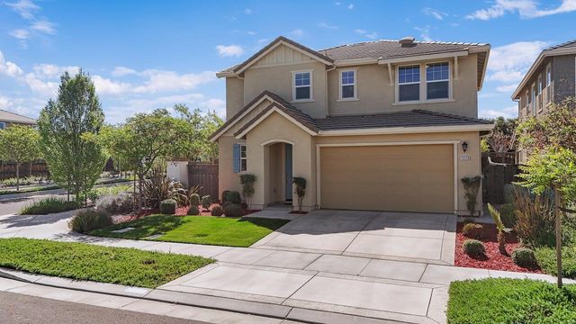 18338 Amador Dr, Lathrop, CA 95330