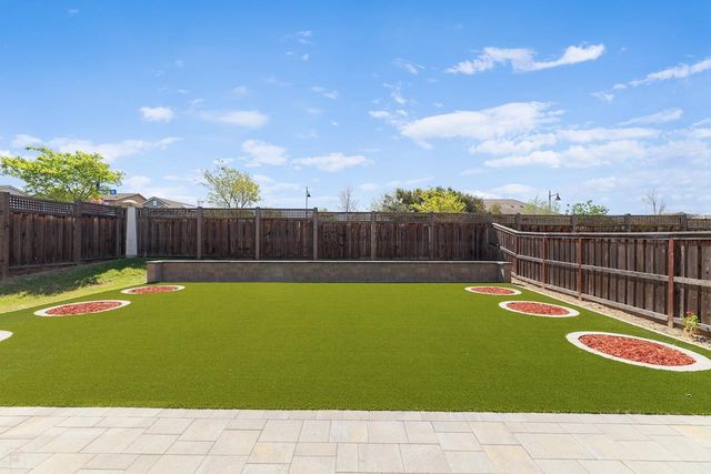 18338 Amador Dr, Lathrop, CA 95330