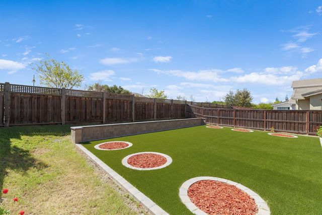 18338 Amador Dr, Lathrop, CA 95330