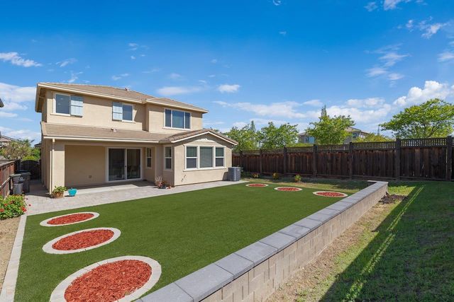 18338 Amador Dr, Lathrop, CA 95330