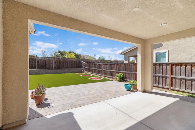 18338 Amador Dr, Lathrop, CA 95330