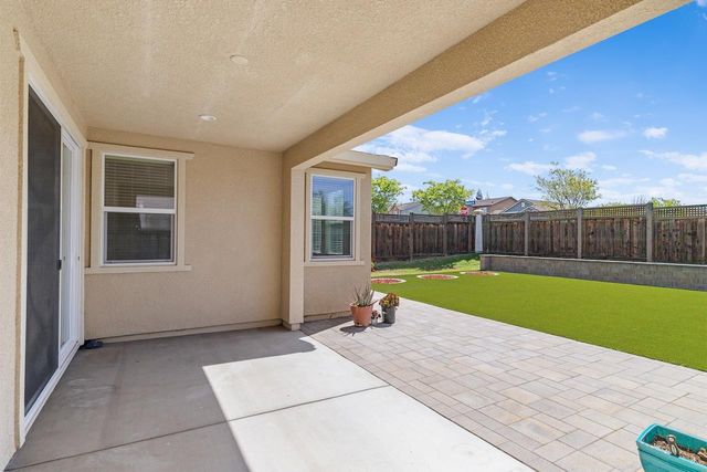 18338 Amador Dr, Lathrop, CA 95330