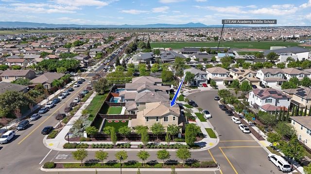 18338 Amador Dr, Lathrop, CA 95330