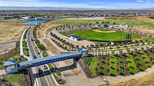 18338 Amador Dr, Lathrop, CA 95330