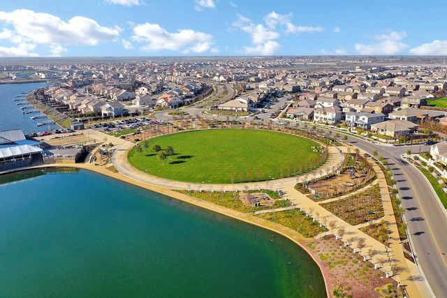 18338 Amador Dr, Lathrop, CA 95330