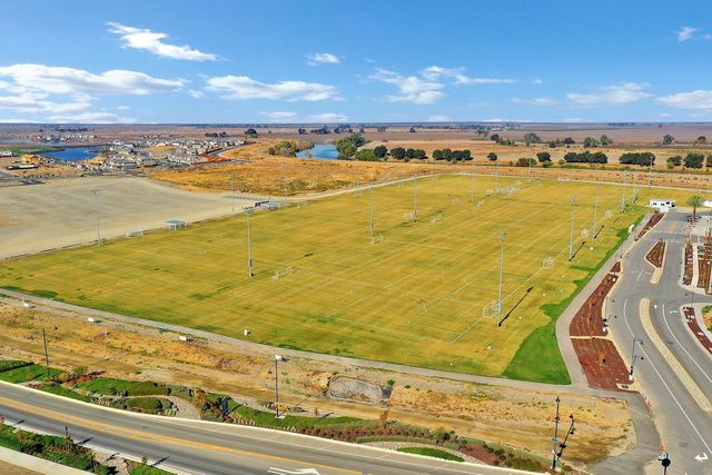 18338 Amador Dr, Lathrop, CA 95330