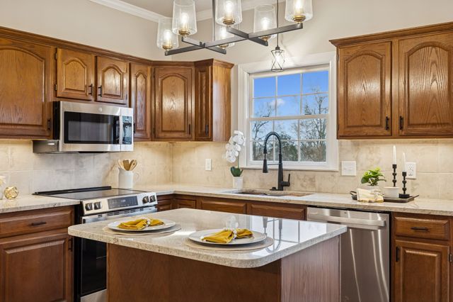 609 Mason Ln, Goodlettsville, TN 37072