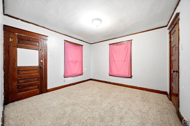 1216 SW Boswell AVE, Topeka, KS 66604
