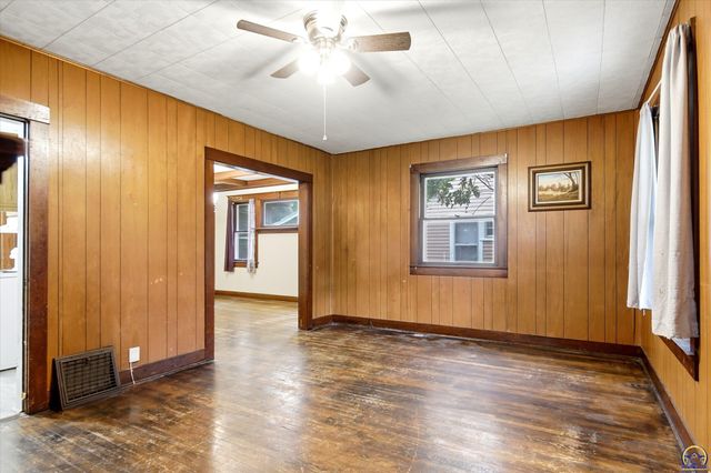 1216 SW Boswell AVE, Topeka, KS 66604