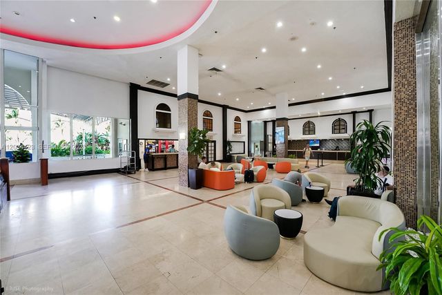 19201 Collins Avenue 827, Sunny Isles Beach, FL 33160