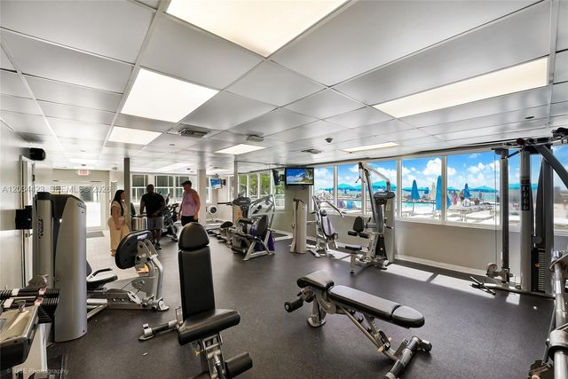 19201 Collins Avenue 827, Sunny Isles Beach, FL 33160