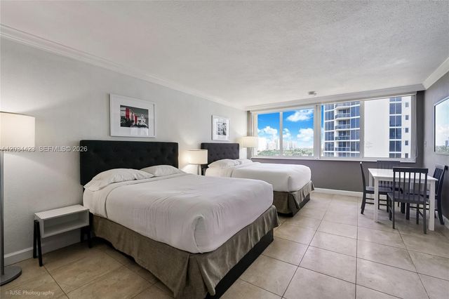 19201 Collins Avenue 827, Sunny Isles Beach, FL 33160