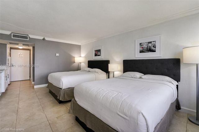 19201 Collins Avenue 827, Sunny Isles Beach, FL 33160