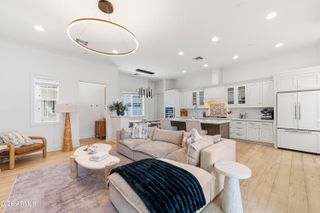 4017 N 40TH Street 1, Phoenix, AZ 85018