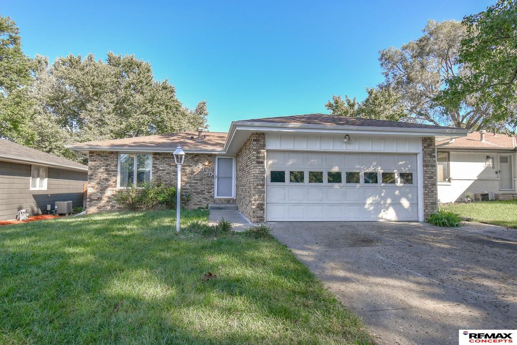 5320 Spruce Street, Lincoln, NE 68516