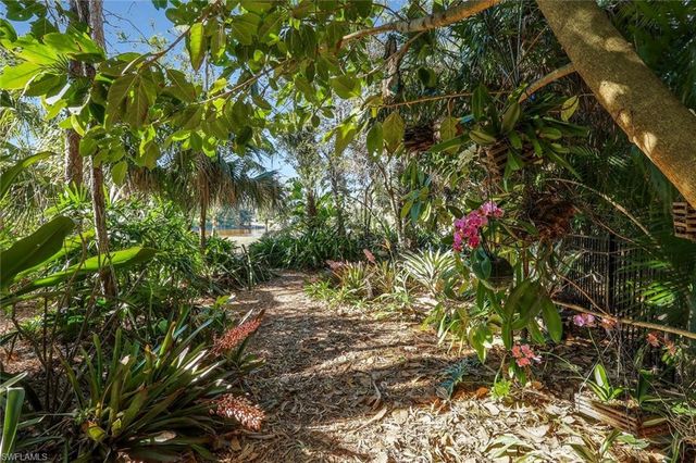 10071 Strike LN, Bonita Springs, FL 34135