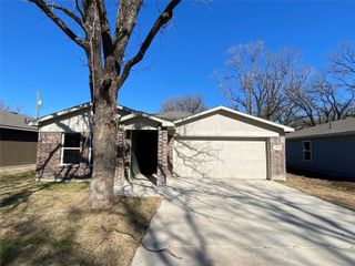 104 Holiday Drive, Gun Barrel City, TX 75156