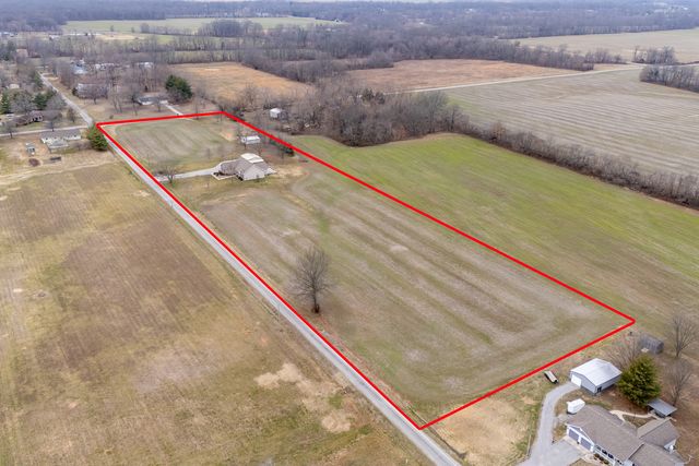 8511 Knox Road, West Frankfort, IL 62896