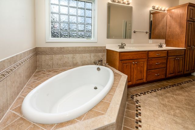 8511 Knox Road, West Frankfort, IL 62896