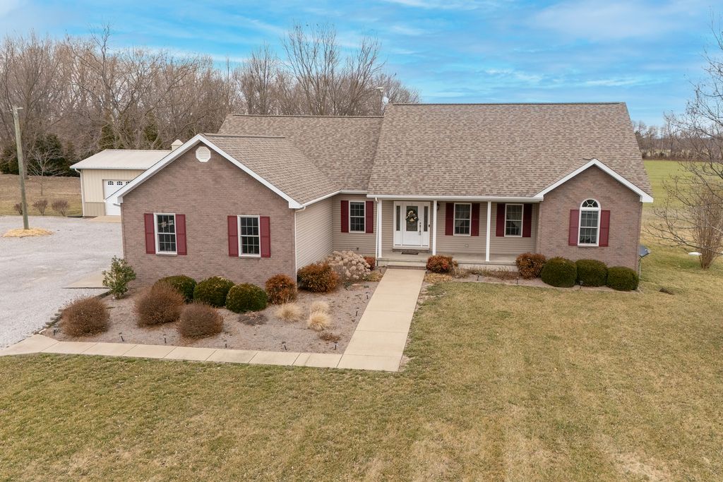 Image 1 of property listing at 8511 Knox Road, West Frankfort, IL 62896