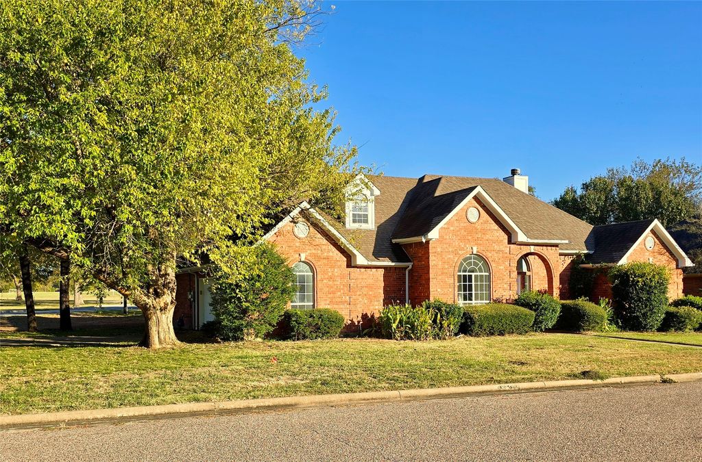 2107 Rivercrest Circle, Denison, TX 75020