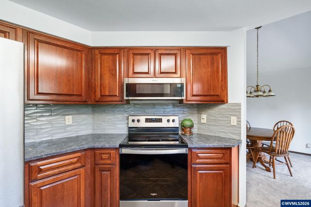 5189 Rosewood St, Lake Oswego, OR 97035