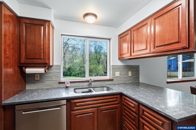 5189 Rosewood St, Lake Oswego, OR 97035