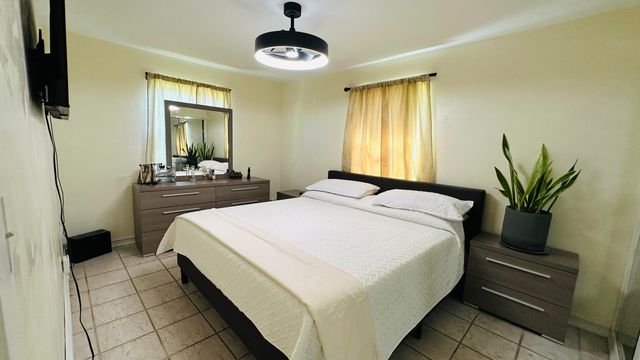 6710 Forest Court, West Palm Beach, FL 33405