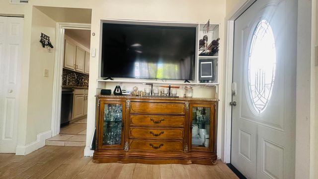 6710 Forest Court, West Palm Beach, FL 33405