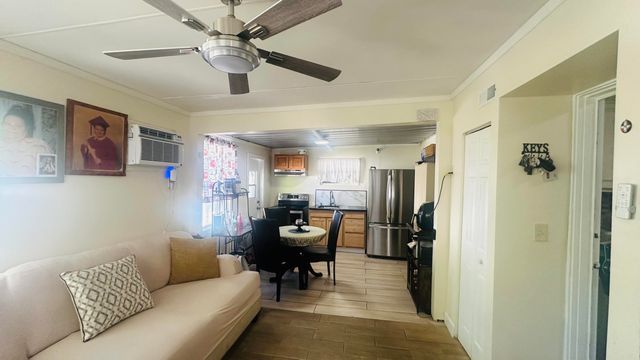 6710 Forest Court, West Palm Beach, FL 33405