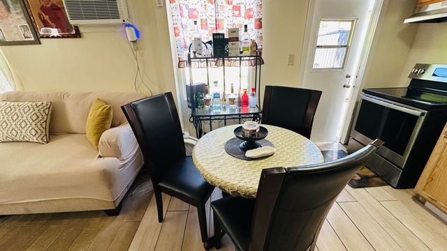 6710 Forest Court, West Palm Beach, FL 33405