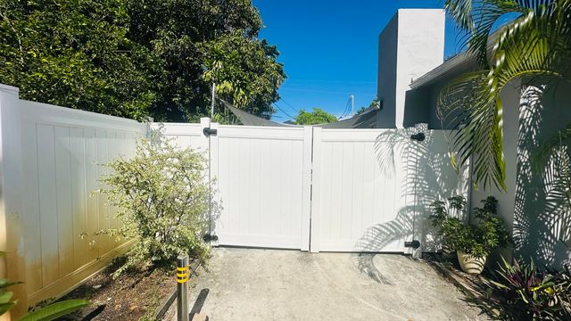 6710 Forest Court, West Palm Beach, FL 33405